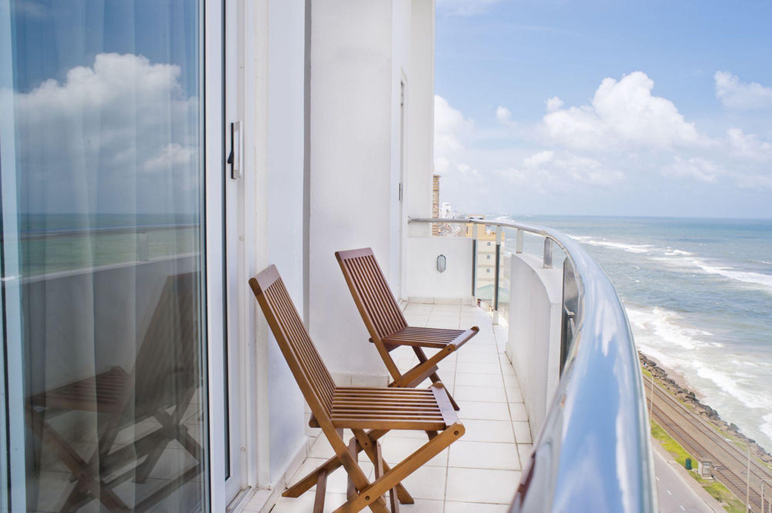 Ocean Edge Suites & Hotel Colombo Buitenkant foto