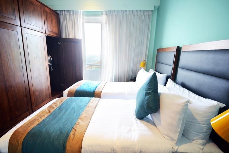 Ocean Edge Suites & Hotel Colombo Buitenkant foto