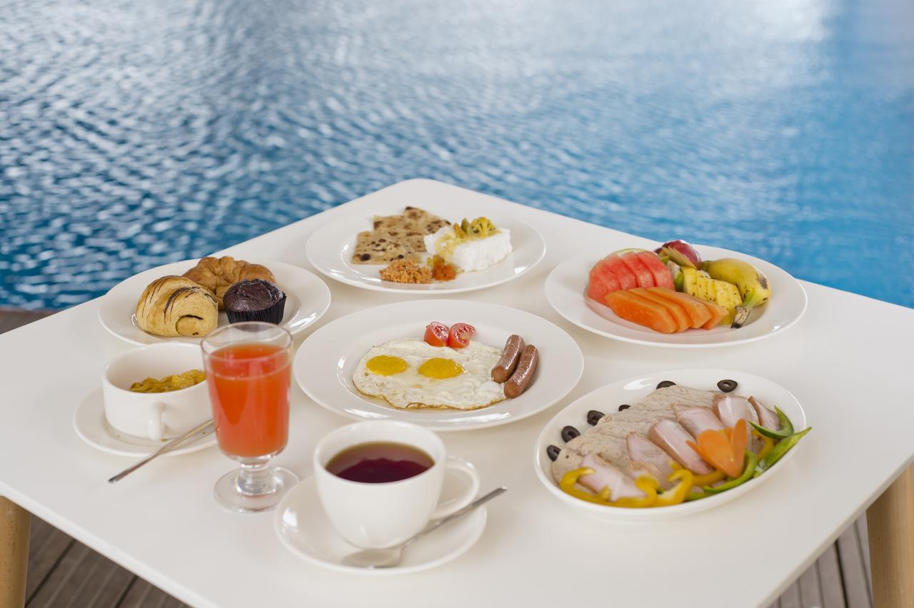 Ocean Edge Suites & Hotel Colombo Buitenkant foto