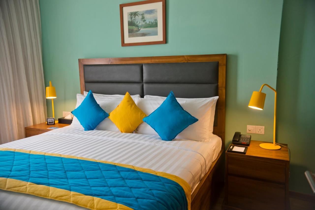Ocean Edge Suites & Hotel Colombo Buitenkant foto