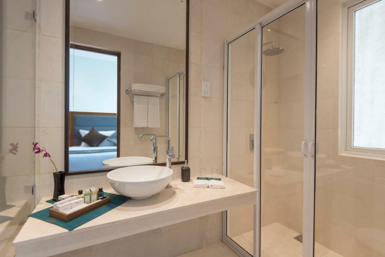 Ocean Edge Suites & Hotel Colombo Buitenkant foto