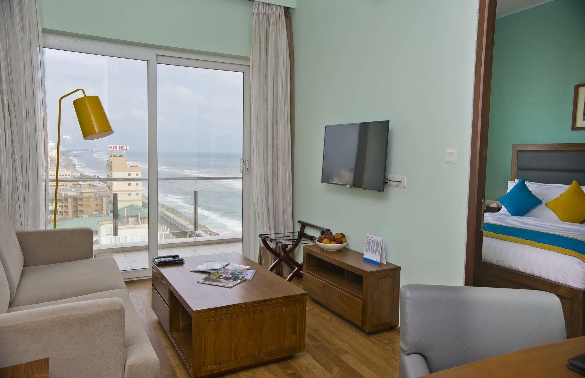 Ocean Edge Suites & Hotel Colombo Buitenkant foto